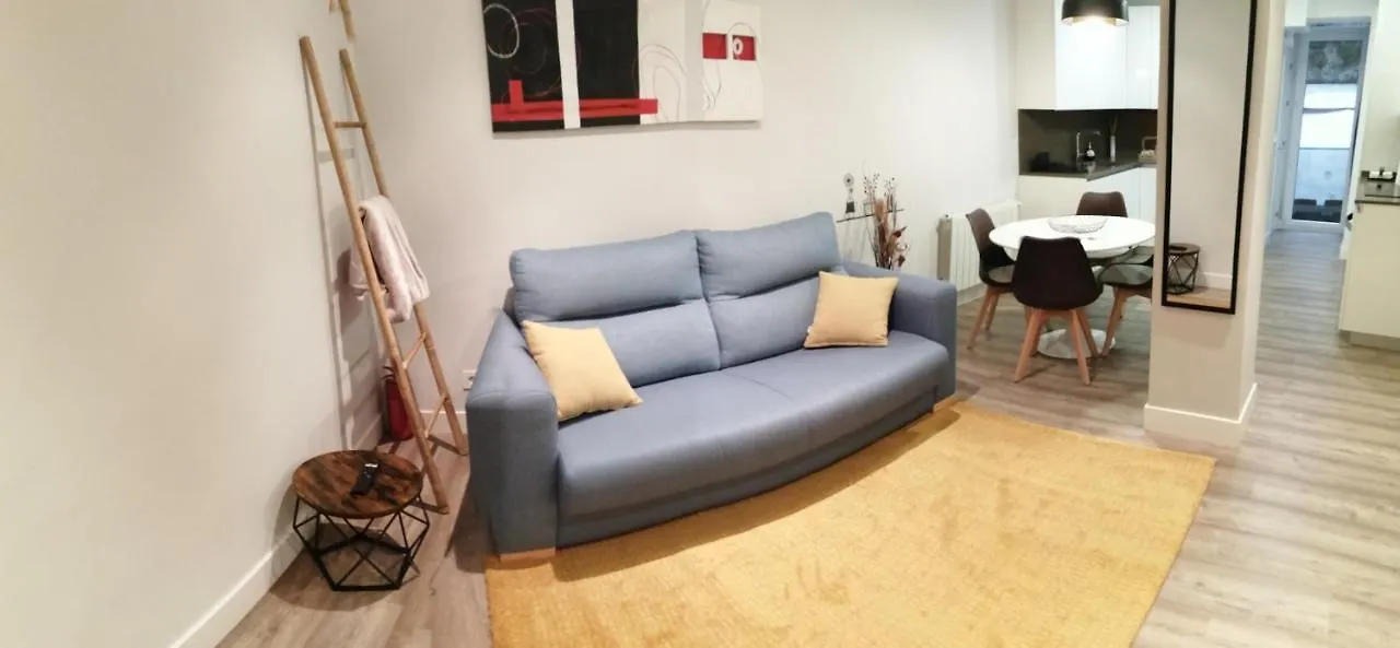 Apartment Ferienwohnung Lugar Especial, Gran Patio, Junto Al Ayuntamiento Bilbao